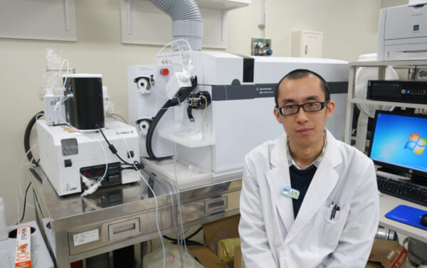 放射線化学部門の楊国勝（YANG GUOSHENG）研究機関研究員らの研究チームが環境試料中のCs-135の新たな分析法を開発