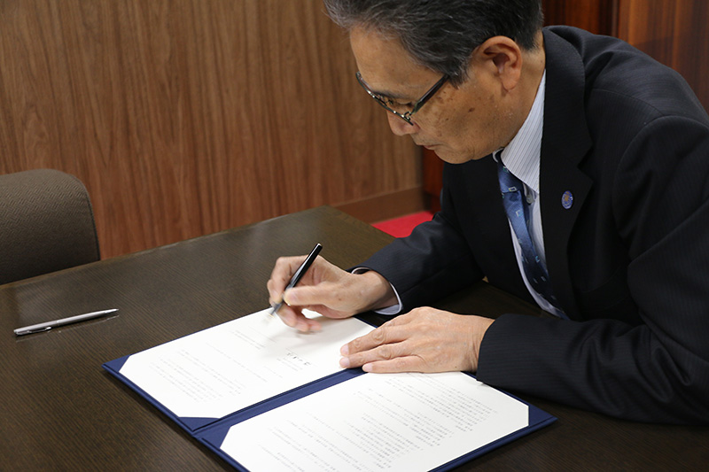 弘前大学，公益財団法人環境科学技術研究所との包括連携協定を締結