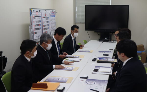 福島県富岡町長らが被ばく医療総合研究所を来訪