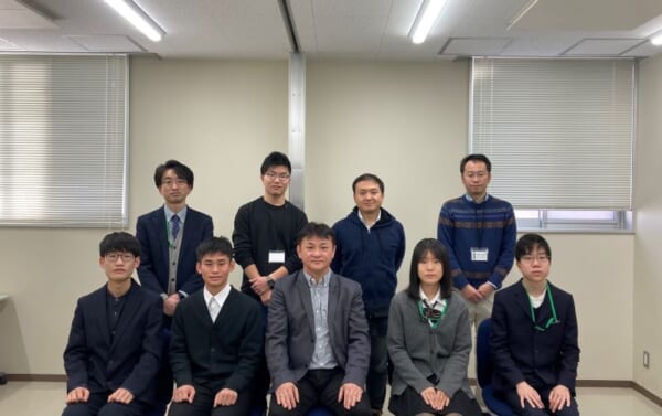 福島県立福島高等学校と福島大学の生徒、学生が研究所を訪問しました。