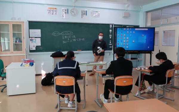 浪江町立なみえ創成小学校・中学校で放射線に関する授業を実施